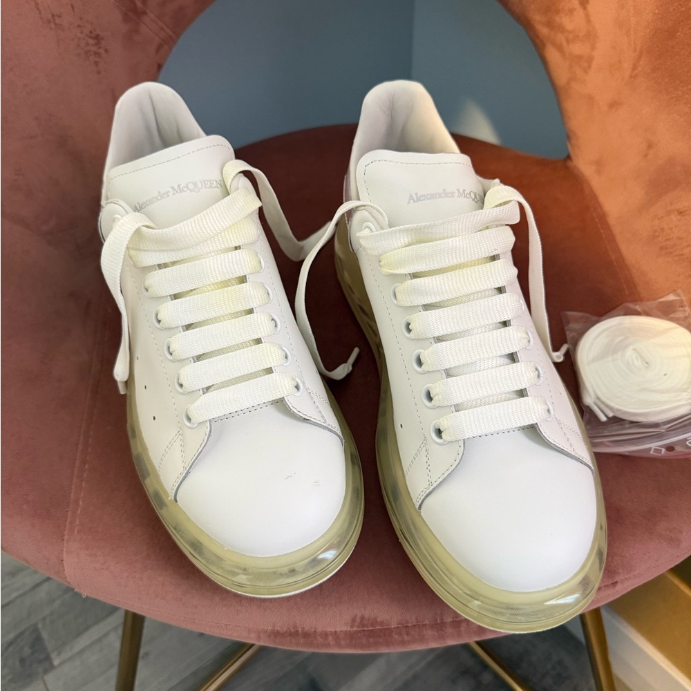 Alexander McQueen White/multi color. Women's Sneakers